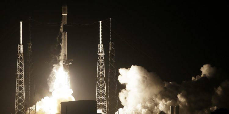 İsrail’in Ay’a gönderdiği insansız uzay aracı Dünya yörüngesinde