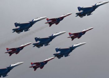 ‘Rus Şövalyeleri’nden yeni akrobasi gösterisi