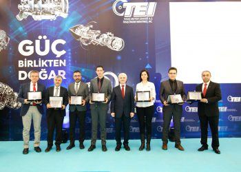 TEI’den önemli projelerde yer alan çalışanlarına plaket