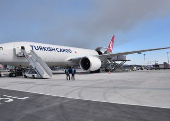 İstanbul Havalimanı’na kargo uçağıyla ilk direkt taşımayı yaptı