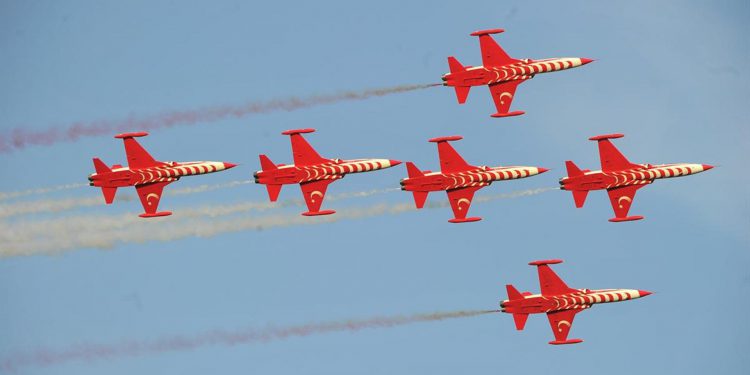 Turk Yildizlari Na Rusya Dan Davet Haber Aero Havacilik Turizm Ve Savunma Haberleri