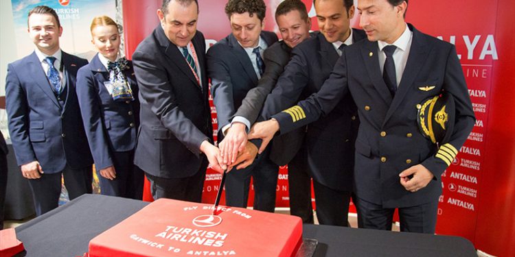 THY’nin Antalya-Londra seferleri başladı