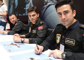 Solotürk IDEF 2019’da sevenleriyle buluştu