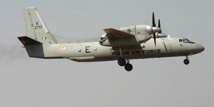 Kayıp askeri uçağın enkazı bulundu