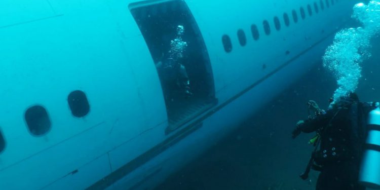 Saros’ta batırılan uçağa ilk dalış yapıldı