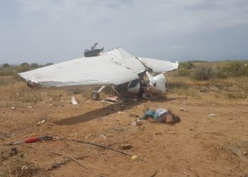 Eğitim uçağı düştü, 2 kişi öldü