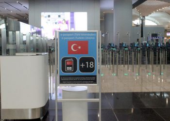 Pasaport kontrolünden nasıl daha hızlı geçersiniz?