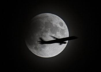 ‘Ay tutulması’ kartpostallık manzara oluşturdu