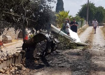 İspanya’da uçak ve helikopter havada çarpıştı: 7 ölü