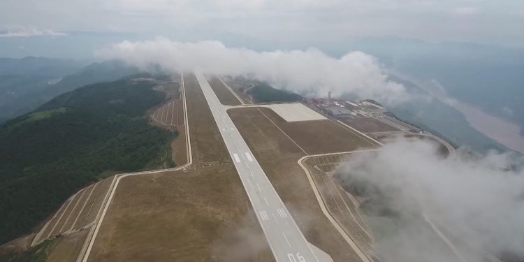 ‘Bulutlardaki havalimanı’ hizmete açıldı