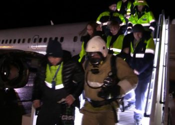 Yolcu uçağı sert iniş yaptı, 49 yolcu yaralandı