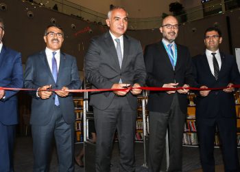 Bakan Ersoy İstanbul Havalimanı kütüphanesini açtı
