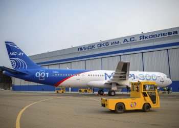 MC-21 test uçuşunda iniş takımı problemi yaşadı