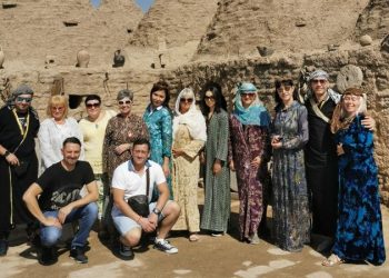 Ukraynalı turist kültür turlarına çıkmaya başladı