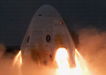 SpaceX, Crew Dragon kapsülünün kaçış motorlarını test etti
