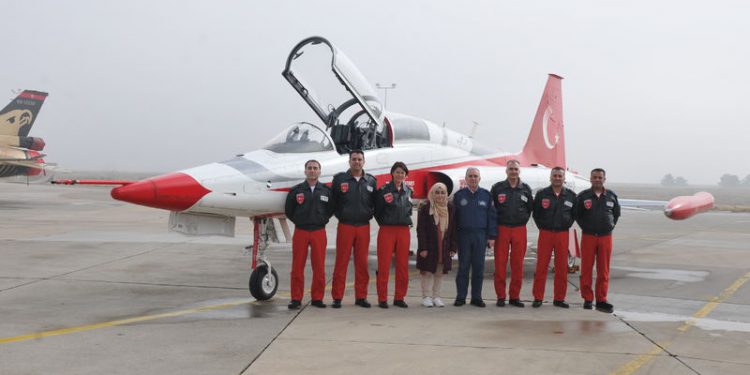 En büyük hayali savaş pilotları ile tanıştı