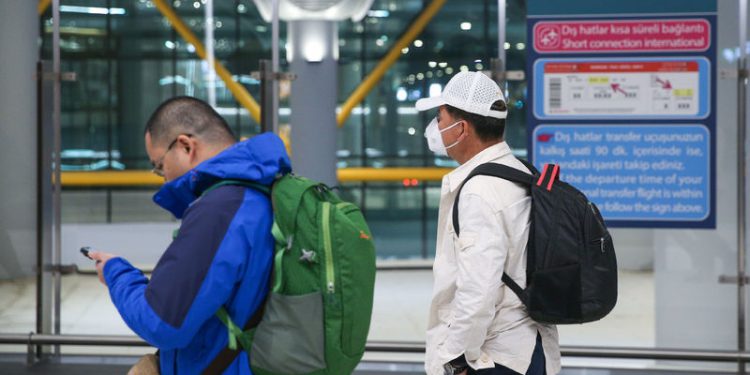 Havalimanlarında koronavirüs taramasıyla iş bitmiyor!