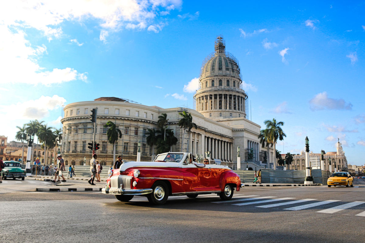 Виды куба. Habana Cuba. Гавана улица Амистад. Куба Гавана фото. Достопримечательности Гаваны Кубинская Республика.