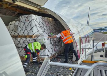 Kargo uçaklarından yoğun uçuş…