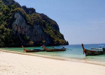 Dünyanın gözde adası bomboş!