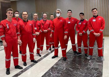 İtalya’dan öğrencileri tahliye eden THY uçuş ekibi