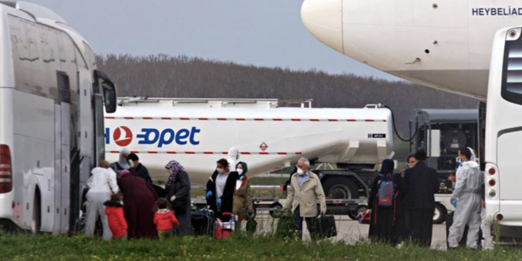 Almanya’daki 580 Türk vatandaşı Türkiye’ye getirildi