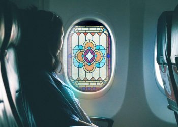 Uçak pencereleri “vitray” tasarımlı oldu