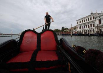 İç turizmi teşvik için ailelere 500 euro ikramiye