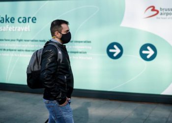 Havalimanlarında test yapılması için hükümete dava açıldı