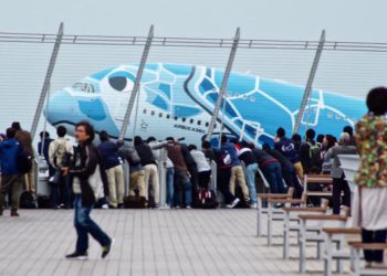 A380 ile 90 dakikalık özel sefere 334 yolcu katıldı