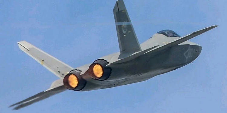 Çin’in gizli savaş uçağı FC-31’in yeni fotoğrafı yayınlandı