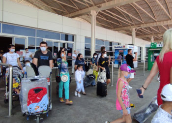 Ruslar akın akın Antalya’ya geliyor