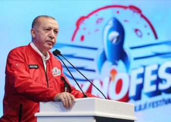 Erdoğan: İHA alanındaki başarıyı otomobil ve uçan arabalarda yakalayacağız