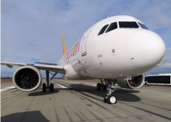 Pegasus uçağının Basel’de ön iniş takımı hasar gördü