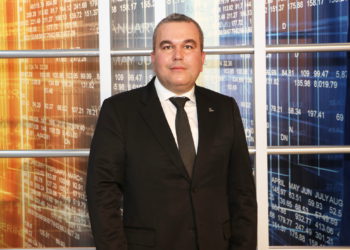 Dünya havalimanlarına yerli itfaiye aracı satıyor