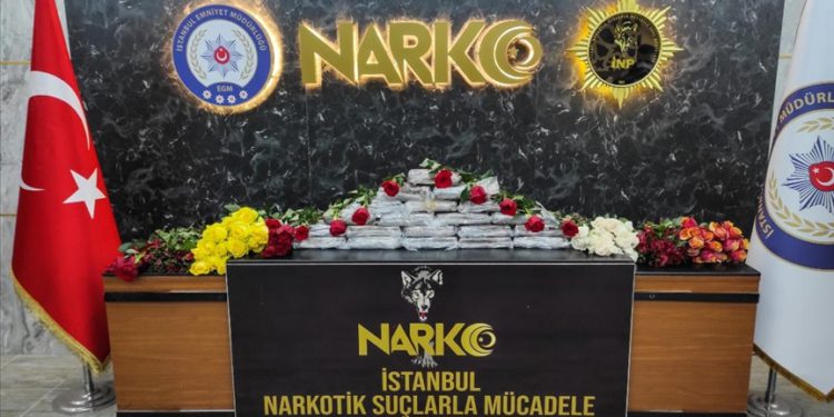 Atatürk Havalimanı’nda 24 kilogram kokain ele geçirildi