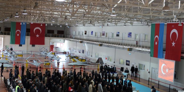 Baykar’dan Azerbaycan’a 77 SİHA operatörü