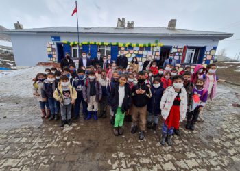 THY çalışanından 1 anaokulu, 9 kütüphane