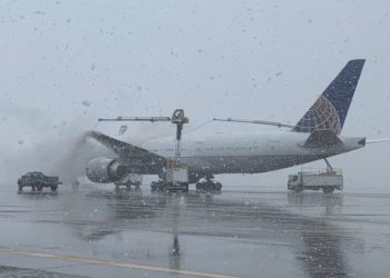 Kar fırtınası 2 binden fazla seferi iptal ettirdi