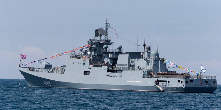 Rus savaş gemileri Karadeniz’de