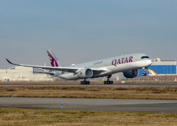 Qatar Airways, ilk tam aşılı uçuşunu yaptı