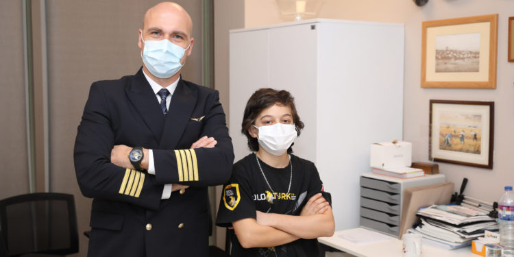 THY kaptan pilotundan moral ziyareti