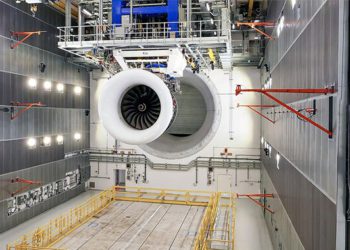 Dünyanın en büyük motor test merkezini açtı