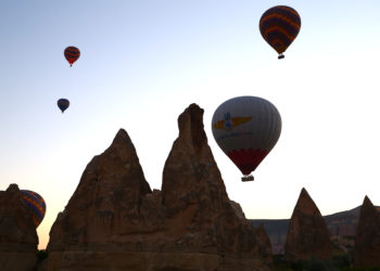 Kapadokya’da balonlar yeniden havalandı
