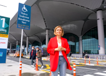 Ceyda Düvenci İstanbul Havalimanı’nın hizmetlerini anlattı