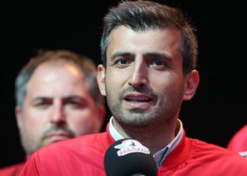 Çinli yazardan Selçuk Bayraktar’a Steve Jobs benzetmesi