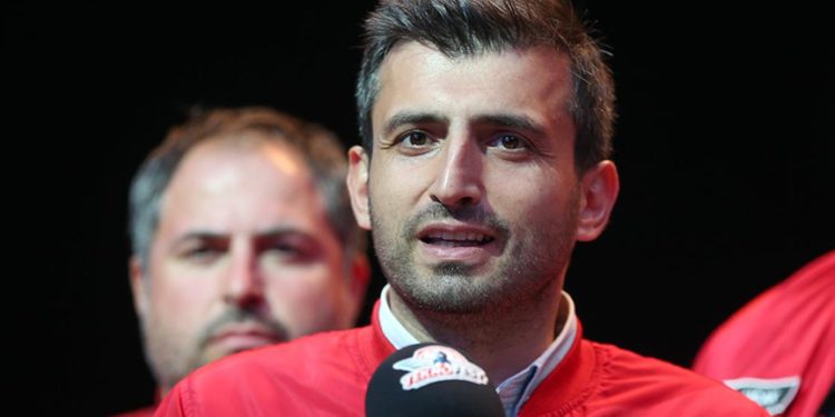 Çinli yazardan Selçuk Bayraktar’a Steve Jobs benzetmesi