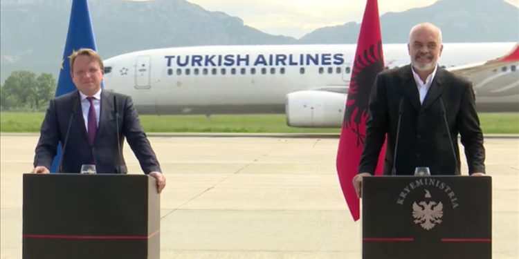 Basın toplantısında ‘THY sürprizi’