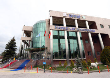 Jandarma Havacılık itfaiye personelini DHMİ eğitiyor