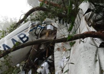 Lübnan’da eğitim uçağı düştü